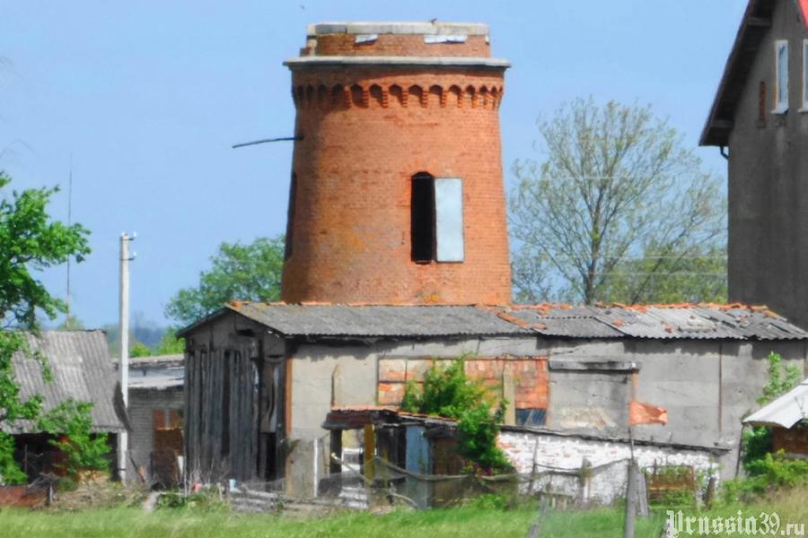 Интерес есть: в Правдинске пытаются продать железнодорожную водонапорную башню Фридланда