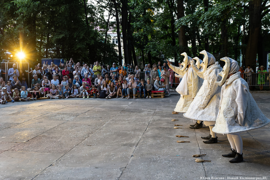 Не ложитесь на краю: как «Странствующие куклы господина Пэжо» убаюкали «Балтику» (фото)