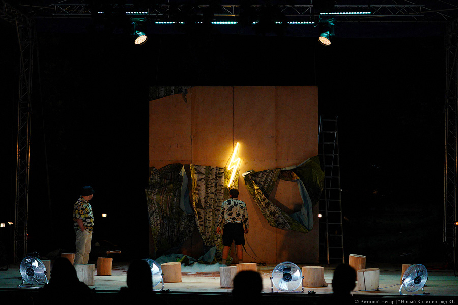 Сентябрьская «Гроза»: калининградский Драмтеатр сыграл спектакль на Верхнем озере