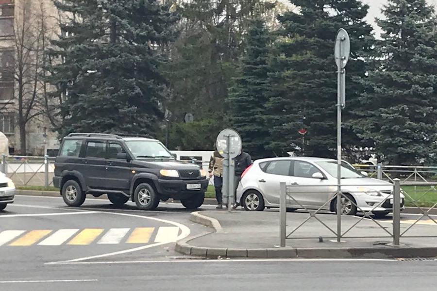 Съезд с моста на Сельме перекрыт из-за аварии (фото)