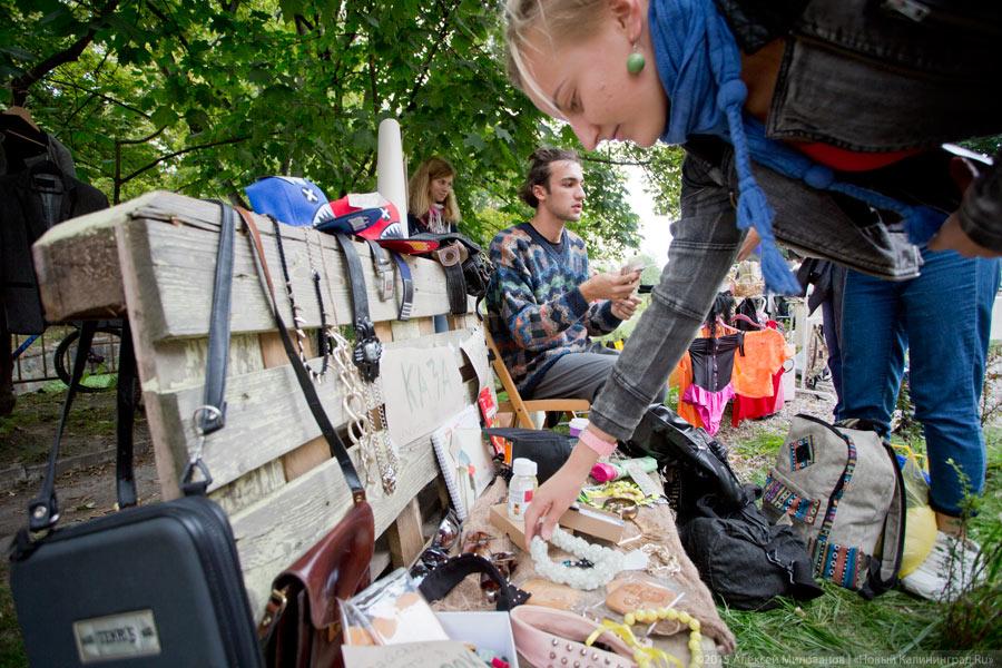 Диван, чемодан, саквояж: всё о субботней барахолке в «Воротах»