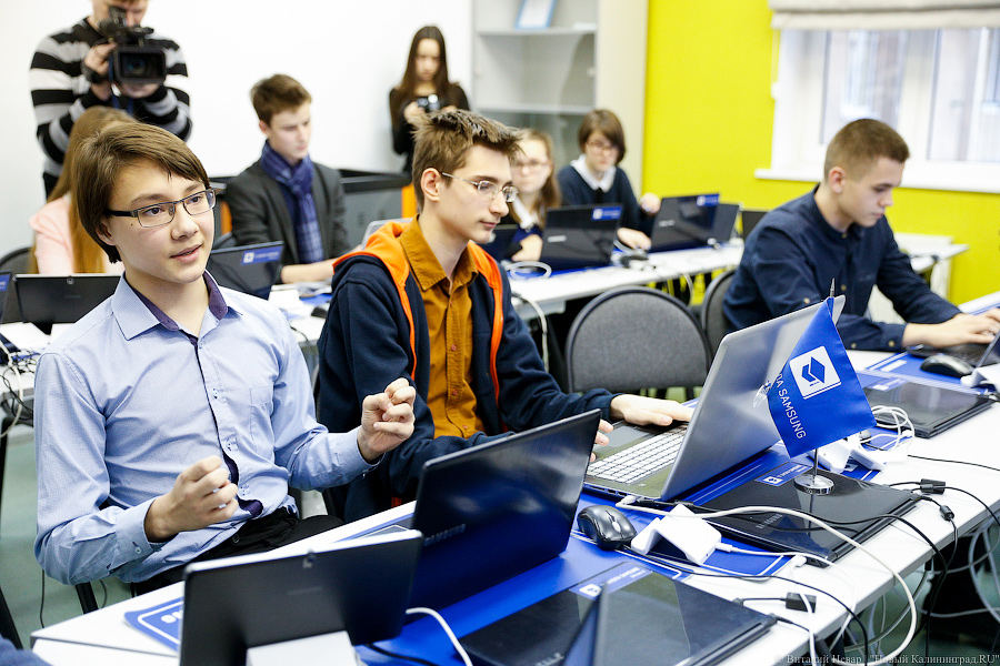 Гениальное место: как Алиханов с одаренными школьниками и IT-шниками общался