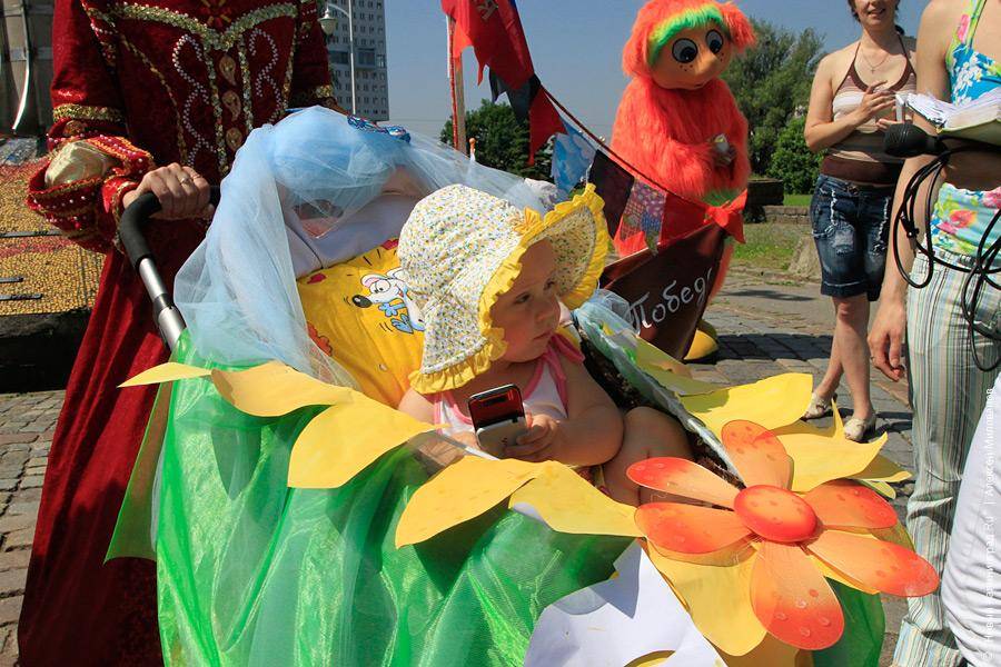 "Парад колясок": фоторепортаж "Нового Калининграда.Ru"