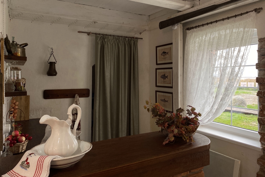 У маяка в Заливино хотят открыть научную базу и ангары для ремонта судов (фото)