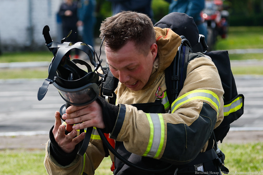И огонь, и вода: как проходил финал областного конкурса МЧС в Калининграде (фото)