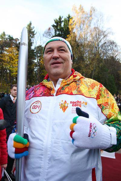 «Огоньку не найдется?»: Светлогорск встретил олимпийскую эстафету