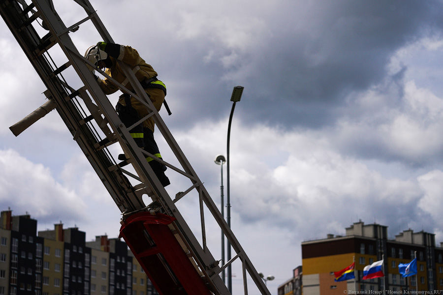 «Сложная архитектура»: как пожарные тренируются перед ЧМ-2022 по волейболу (фото)