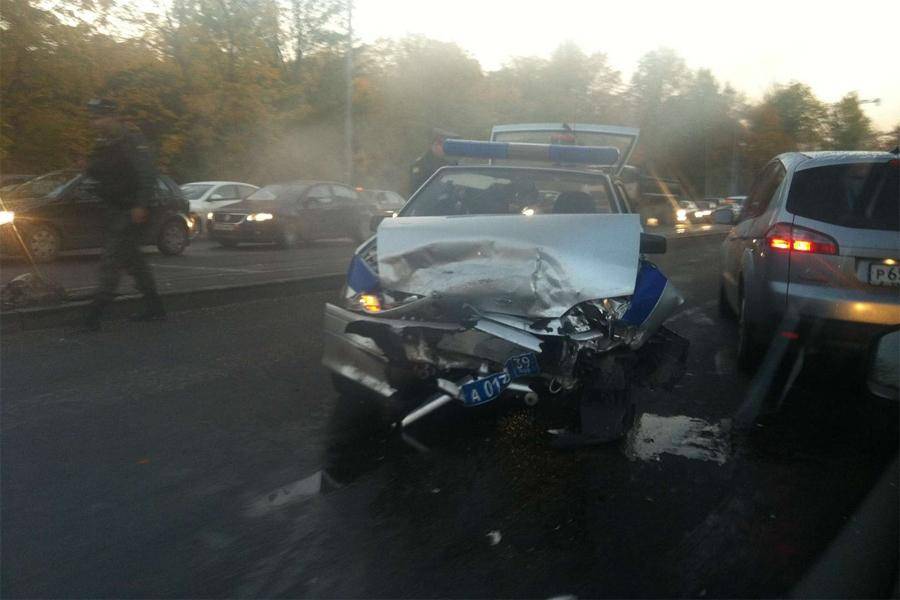 На ул. Гагарина произошла авария с участием полицейского автомобиля (+фото)