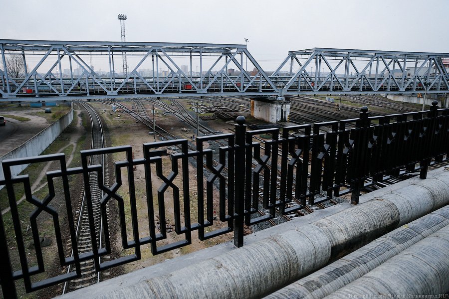 Двухполосный и антипешеходный: после ремонта открылся мост на Суворова (фото)