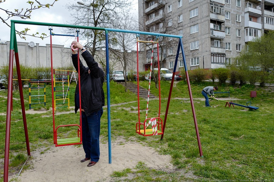 «Дети болеют и дети заражают»: как выглядит борьба с COVID-19 на детских площадках