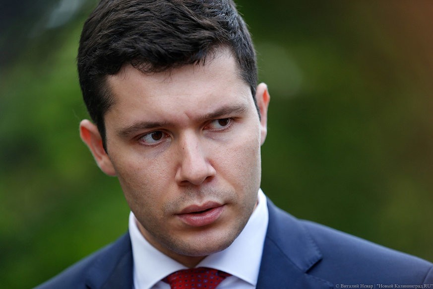 Алиханов потребовал убрать палатки с арбузами на выезде из Калининграда 