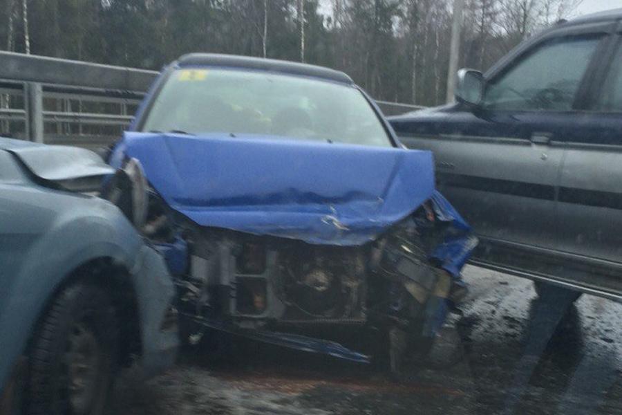 На Приморском кольце столкнулись 7 автомобилей (фото)