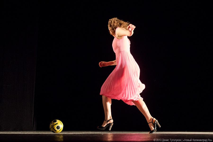 Всё о WooZoo: на «Балтийских сезонах» показали спектакль Олега Глушкова