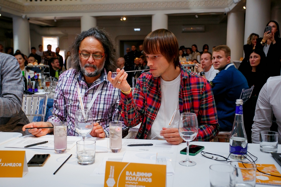 Лучшего бармена Калининграда определили на конкурсе «Янтарный Шейкер-2022»