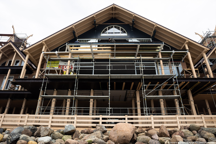 Монополия на пляж: как выглядит скандальное кафе в Зеленоградске, которое власти называют «НТО» (фото)