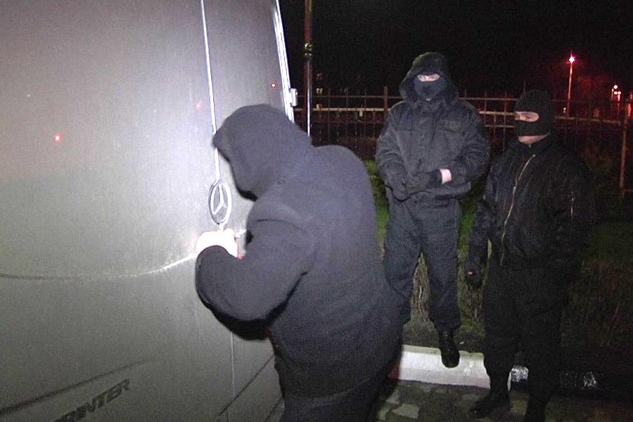 В Калининграде полиция обнаружила контрабандные сигареты на 1,5 миллиона (фото)