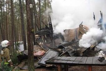 Пожарные 7 часов тушили гостевой дом «Две семёрки» на Куршской косе