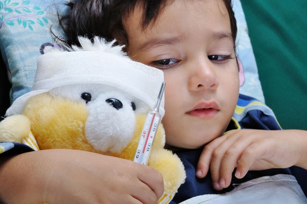 Кашель и температура у ребенка: что делать и как лечить?