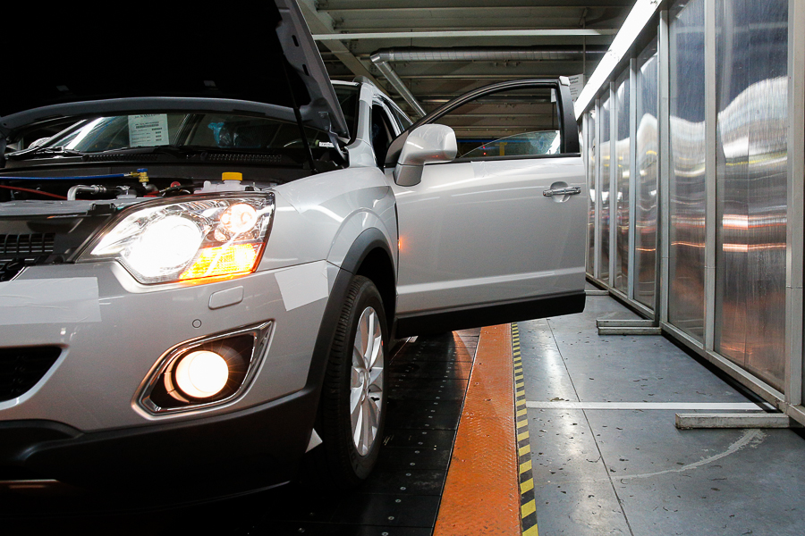 В России продажи новых автомобилей снизились на 19% 