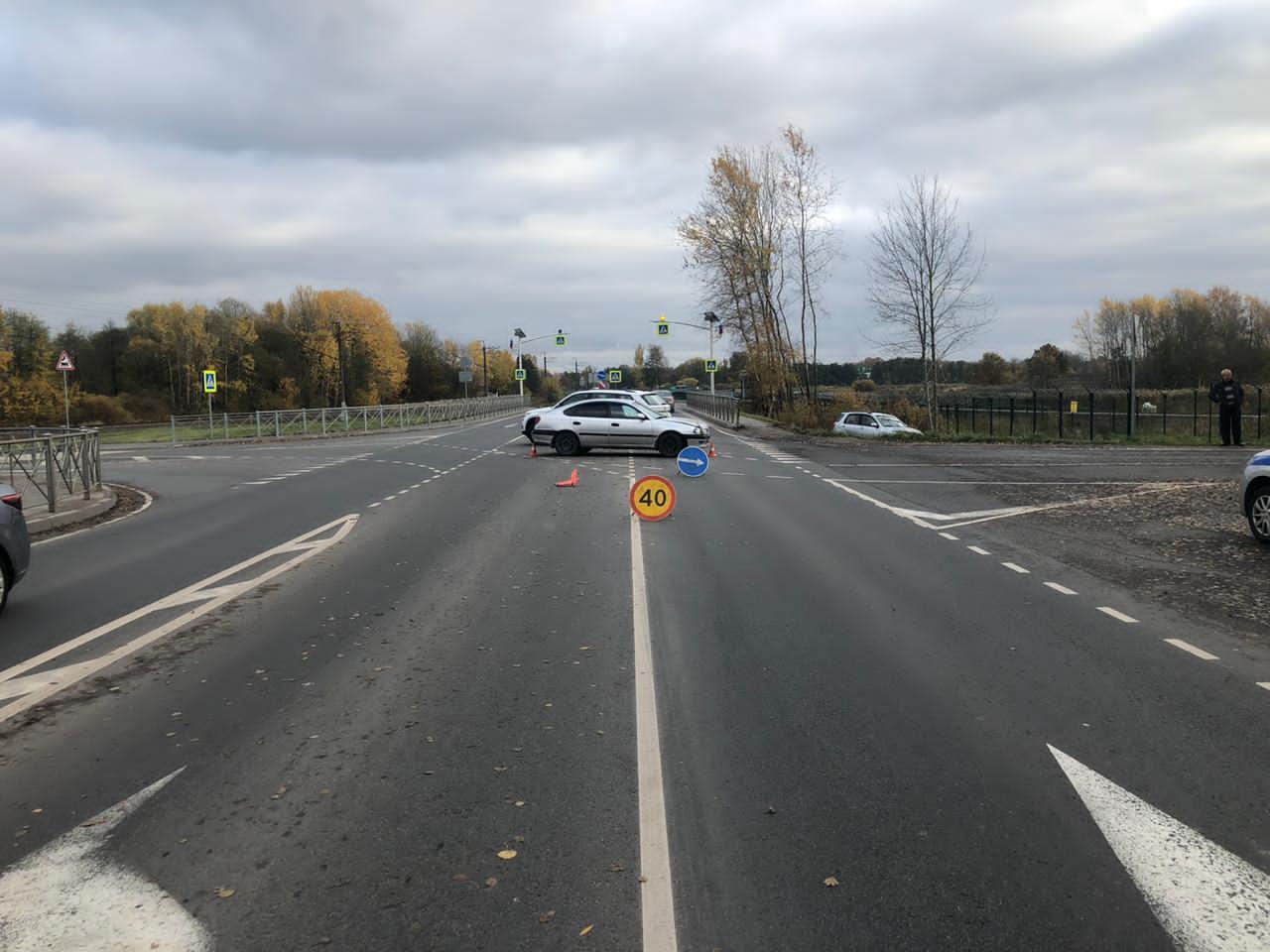 В Калининграде столкнулись «Тойота» и «Дайхатсу»: пострадала 75-летняя женщина