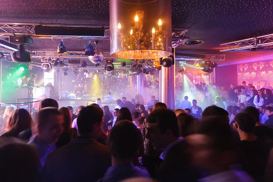 «Если мир не разрушит красоту»: в «Платинуме» выбрали самую красивую студентку 