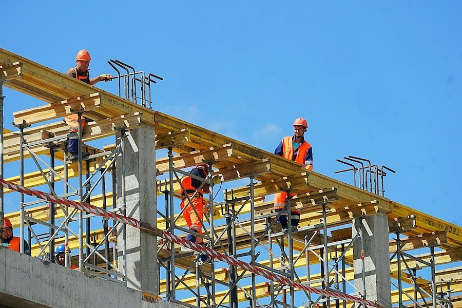 «Работы смещаются внутрь»: что происходит на стройке онкоцентра (фото)