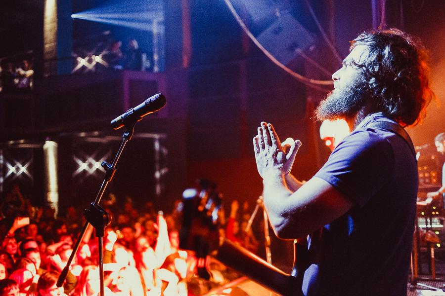«Если бы я был Земфирой»: на «Вагонке» прошёл аншлаговый концерт Noize MC