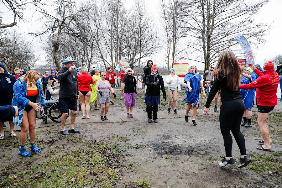 Холодный мир: на Шенфлизе прошли купания польских и калининградских моржей (фото)