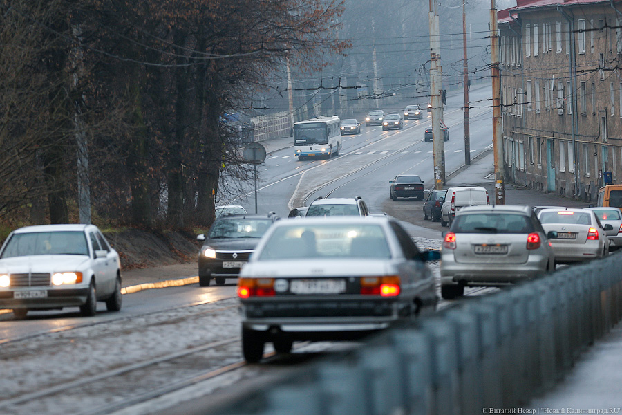 На Суворова без перемен: как «едет» мост через неделю после открытия 