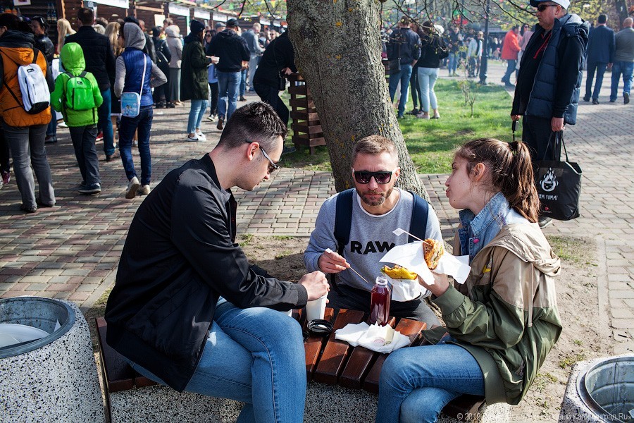 На ход руки: как проходит Fish Food Festival в Зеленоградске