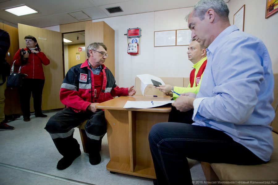 Голос нефти: как досрочно выбирали депутатов на нефтяной платформе Д-6