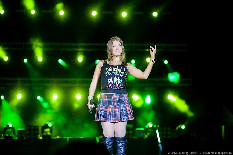 Замороженные: в ДС «Янтарный» прошла «Дискотека 90-х»