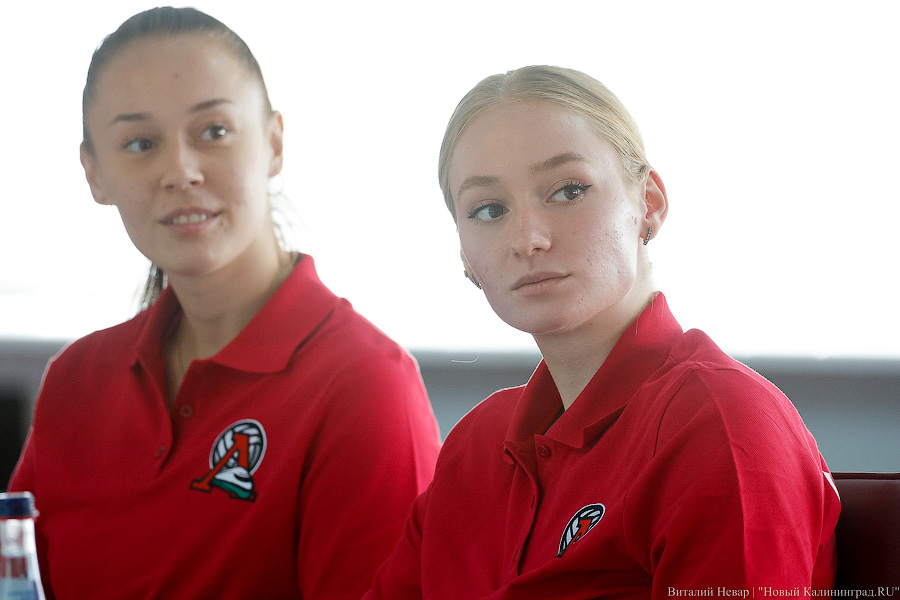 Смена машинистов: калининградский «Локомотив» представил новых тренера и капитана (фото)