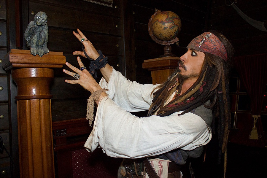 Джек Воробей и Анжелика приезжают в клуб «Джунгли» — не пропустите!