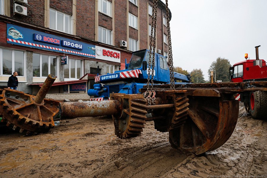 Разводной механизм Высокого моста передают в музей по частям (фото)