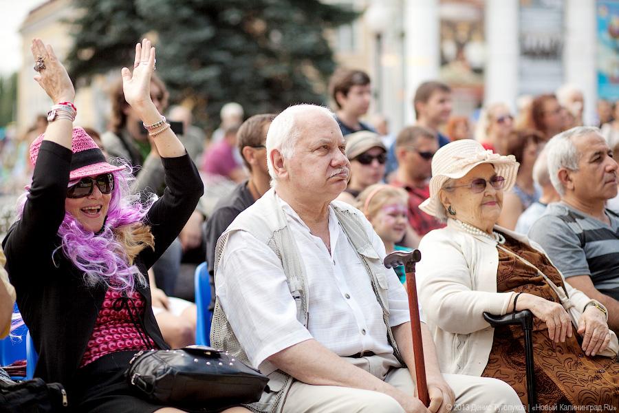 Джаз для вас: фоторепортаж с «Джаз-фонтана» у драмтеатра