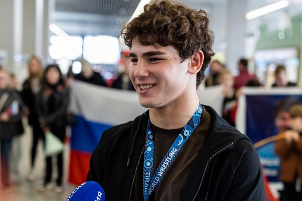 Арсен Балаян завоевал золото на чемпионате мира по вольной борьбе