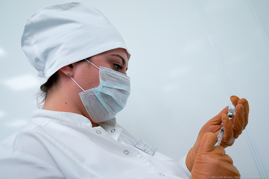 Федерация шахмат: гроссмейстеры, тренеры и судьи обязаны вакцинироваться к сентябрю