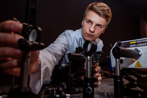 Свобода во всём: как родился и вырос Центр умных материалов БФУ им. Канта