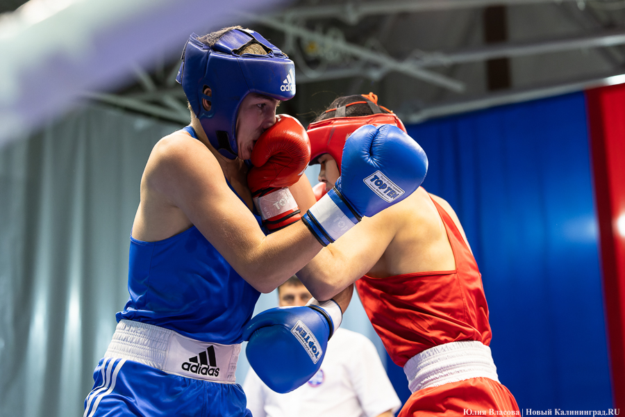 Работа над ошибками: в Калининграде провели международные соревнования по боксу (фото)
