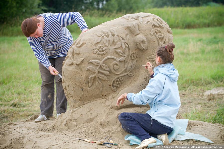 Песочная Гофманиана: под Гурьевском проходит второй фестиваль песчаных скульптур