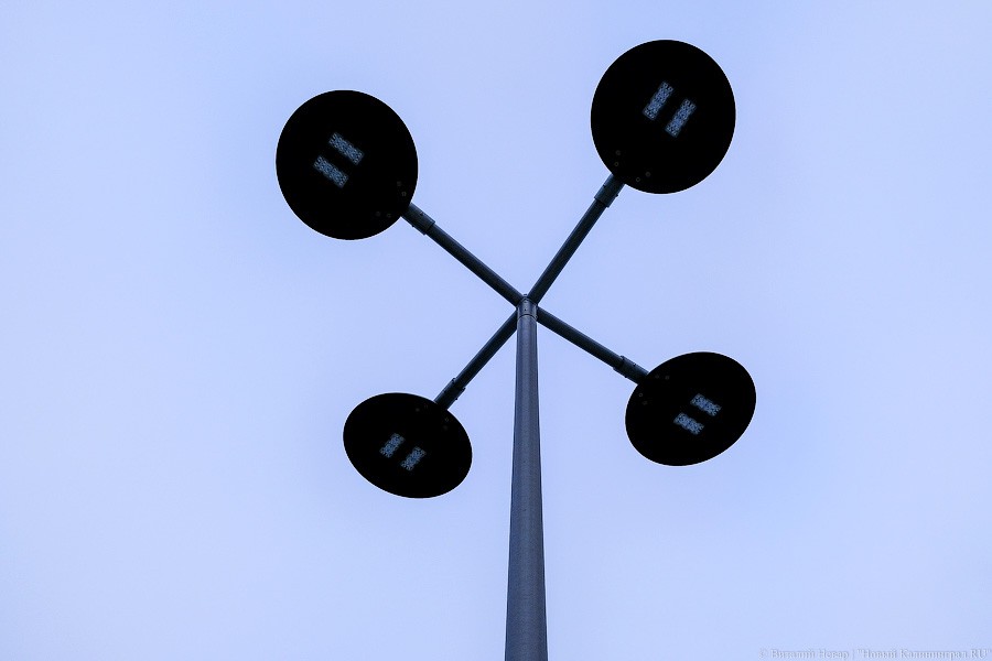 Бетон и пустота: в Калининграде завершается благоустройство Нижнего озера (фото)