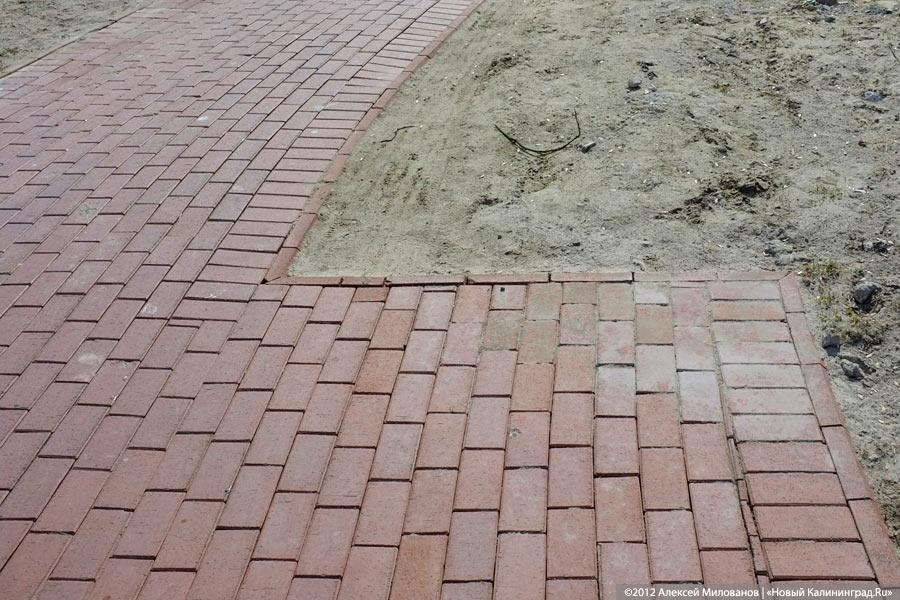 «Могила плитки»: набережная Верхнего озера после зимы