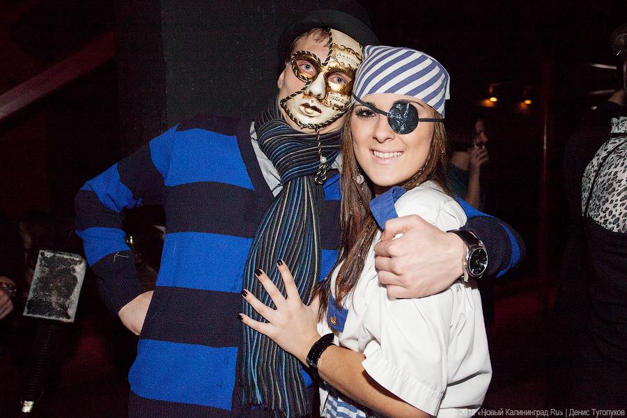 «Живее всех святых»: фоторепортаж с Хэллоуина на «Вагонке»