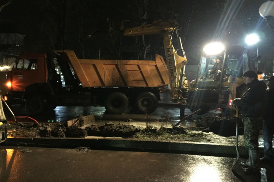 В Зеленоградске тянули газопровод методом «прокола» и повредили водовод (фото)