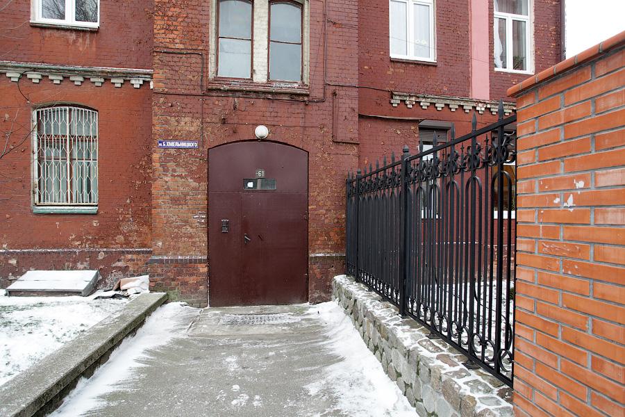 «А дальше мы?»: жильцы дома рядом с филармонией опасаются выселения со стороны РПЦ