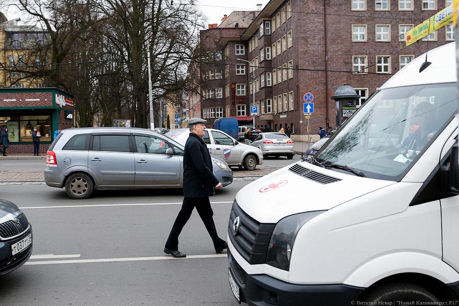 «Чуть вся кровь не вытекла»: в центре Калининграда напали на депутата облдумы