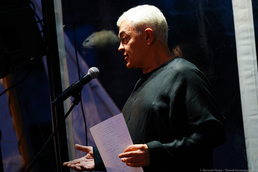 Любовь и жизнь: во Фридрихсбургских воротах выступила солистка Михайловского театра (фото)