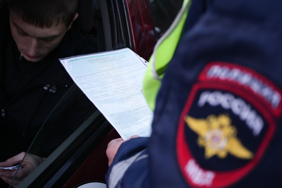 В Госдуму внесли закон, позволяющий штрафовать водителей без протоколов