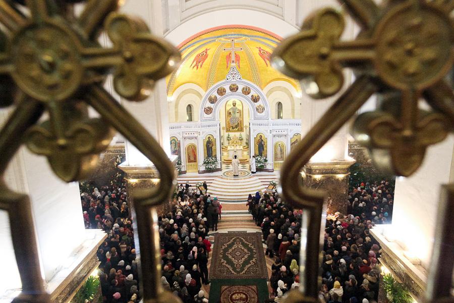 Рождество Христово: богослужение в Храме Христа Спасителя (фото)